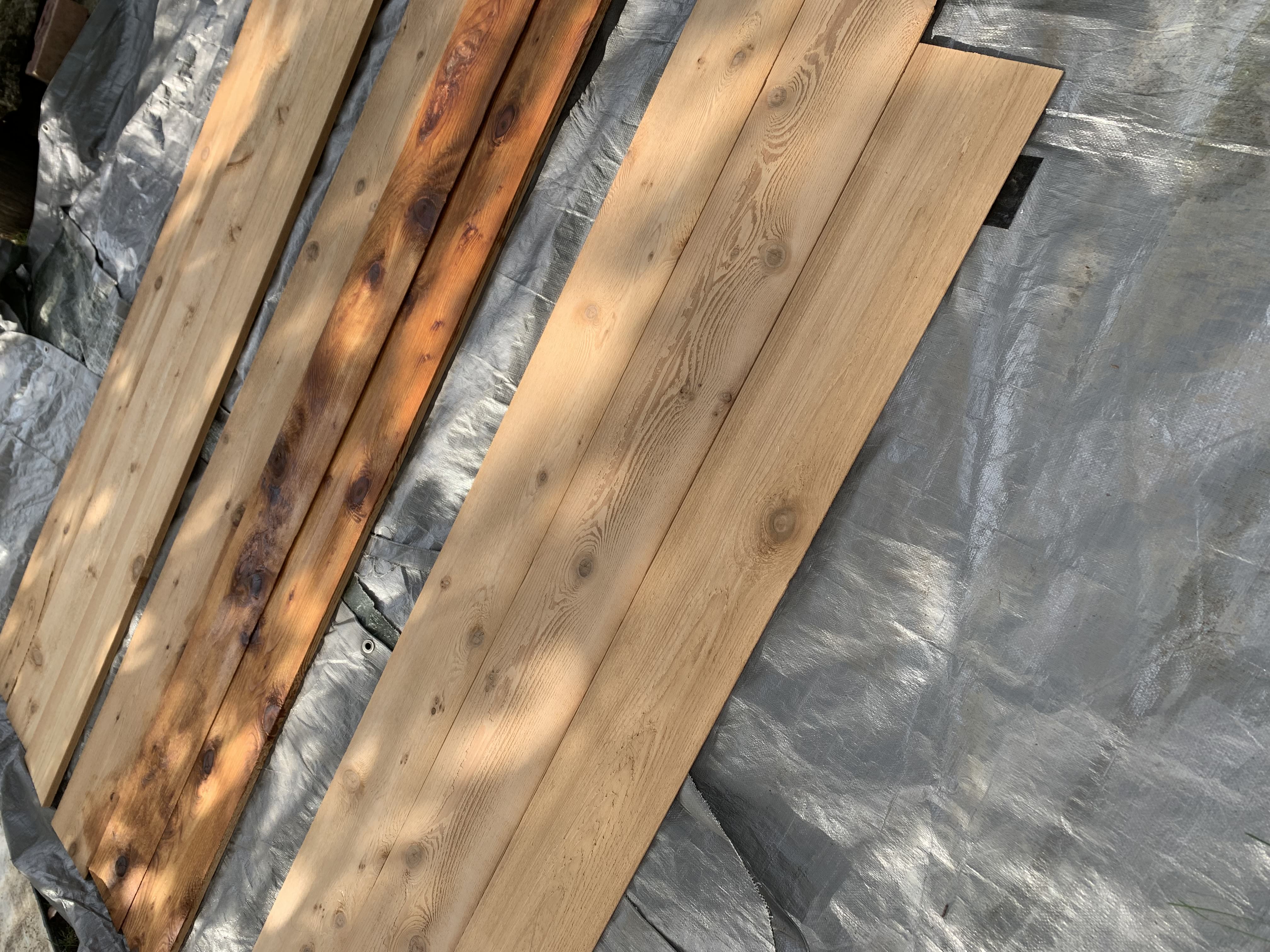 You can really see the difference between the oiled wood and unoiled pieces