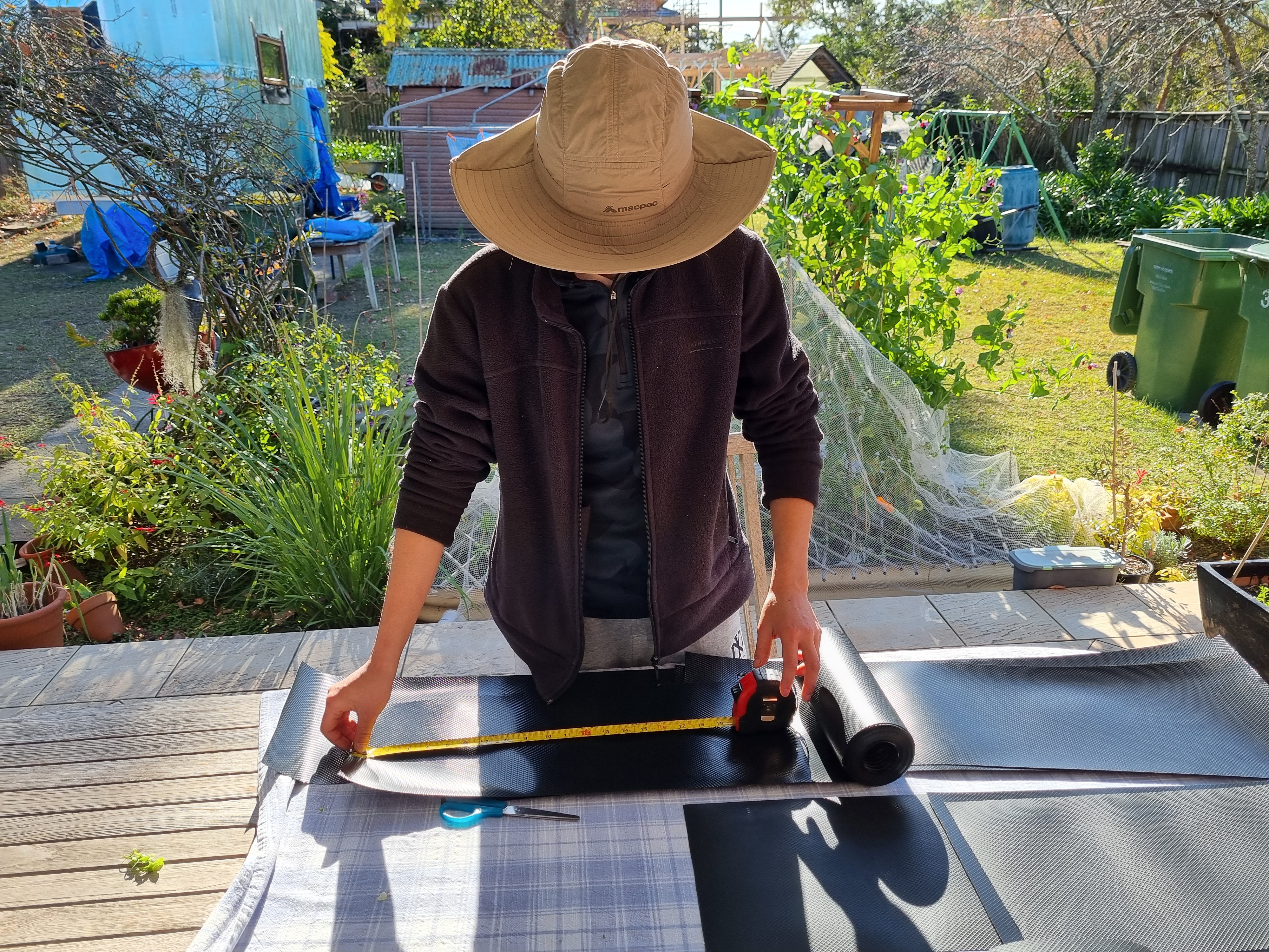Lys measuring the flashing to size