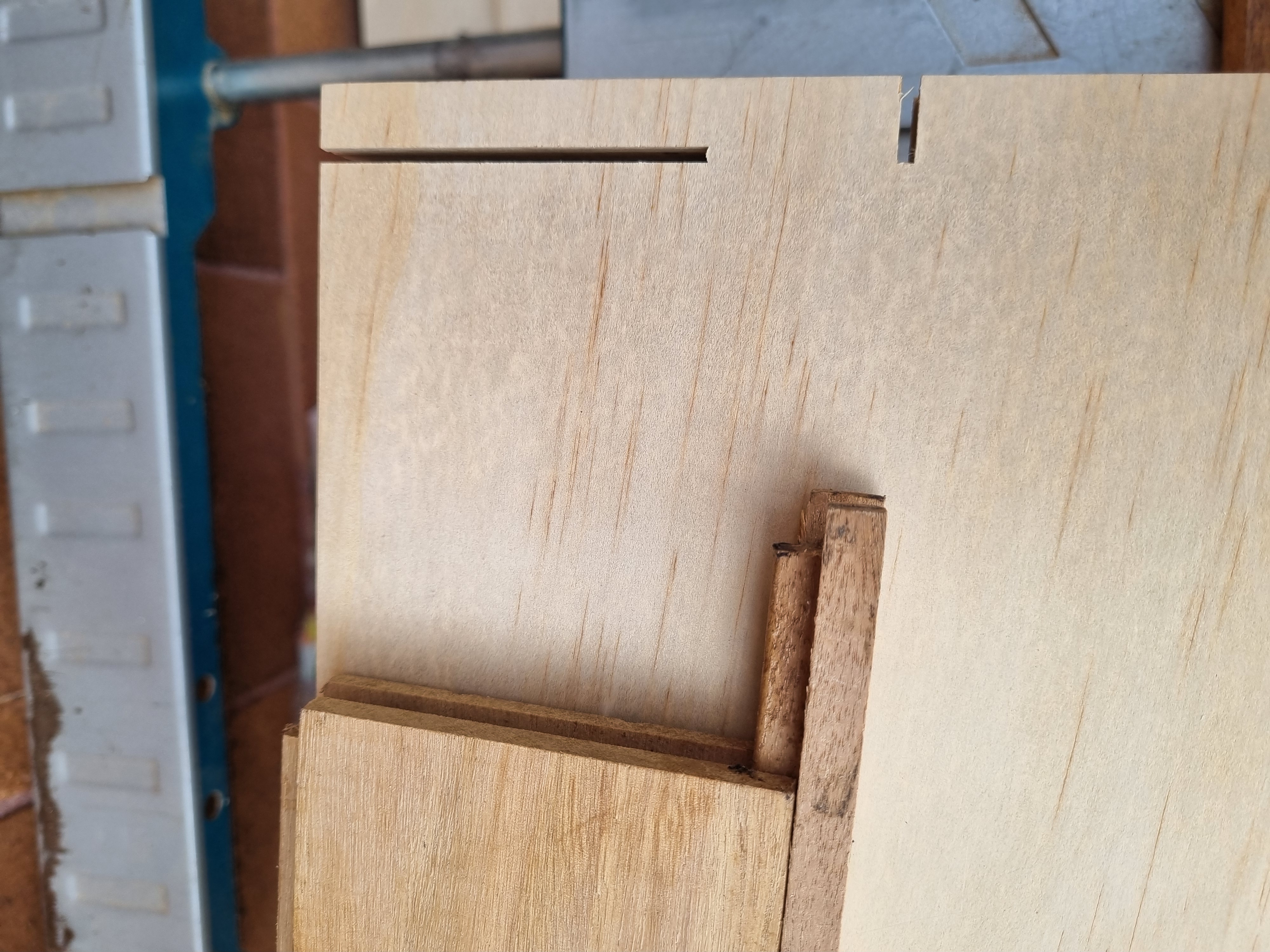Cutting notches on the table saw for bracing pieces