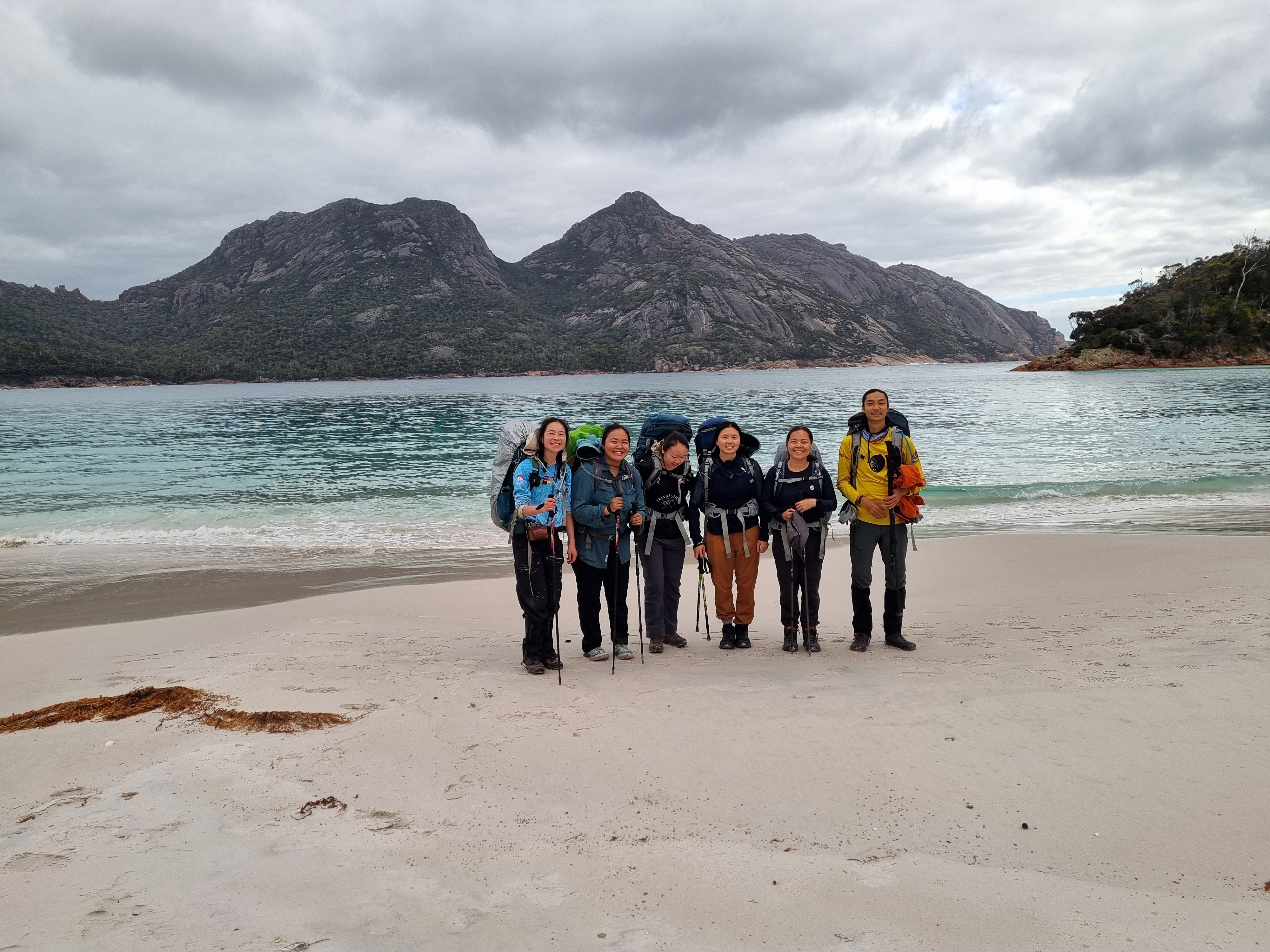 Hiking in Tasmania on Wineglass Bay